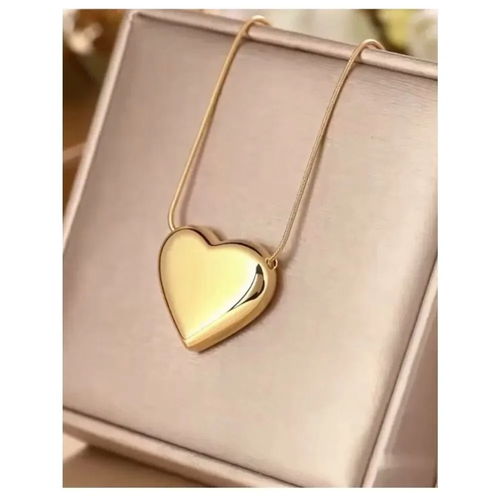 Minimalist 3D Heart Pendant Necklace 18k Ion-Plated Stainless Steel Snake Chain
